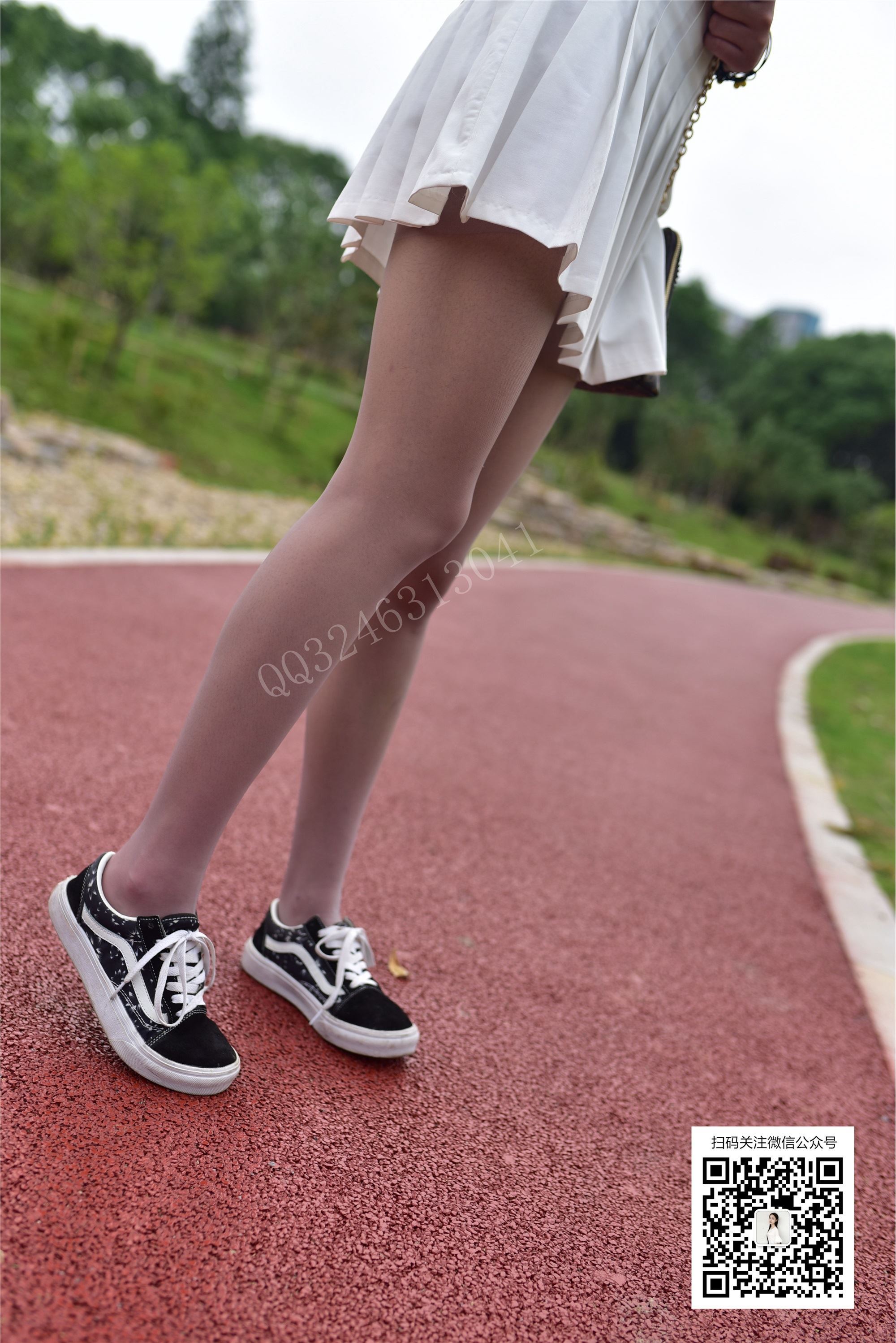 大生模拍 No.066 静静-湿润的丝袜脚